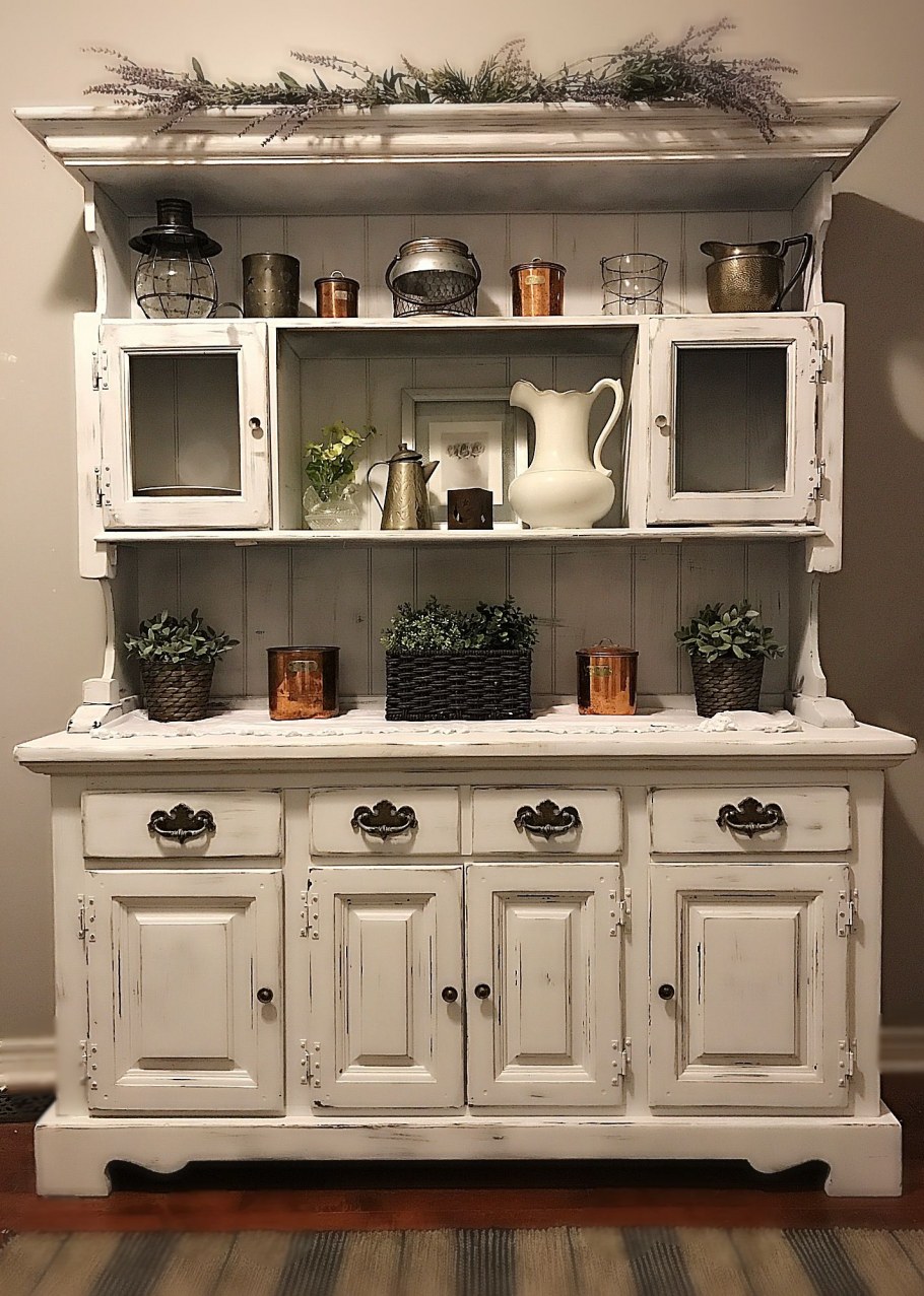 Буфет в рустикальном стиле