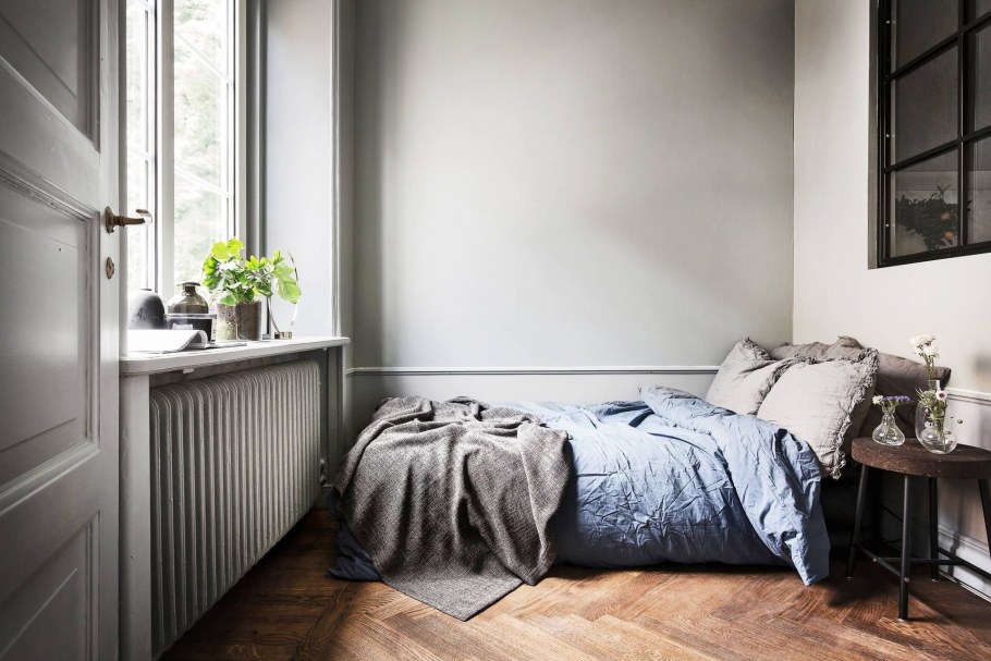 Скромный интерьер комнаты