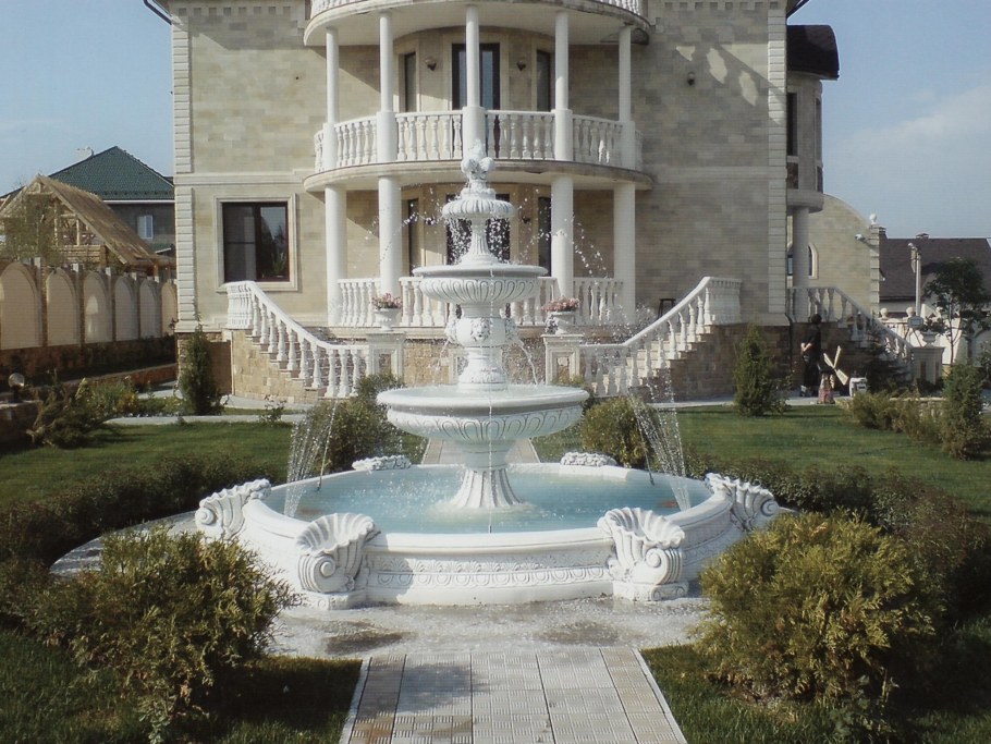 Балкон с колоннами