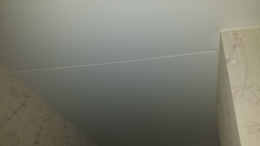 Шов на натяжном потолке