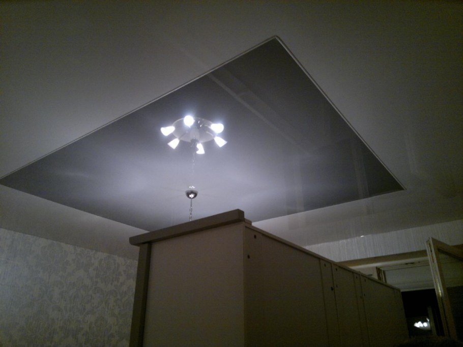 Разделитель натяжного потолка