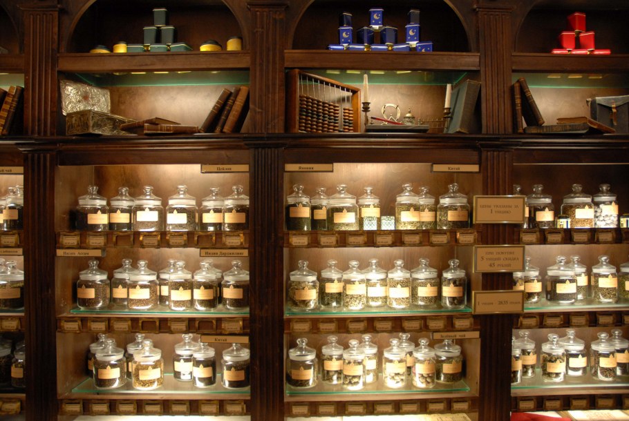 Витрина чайного магазина