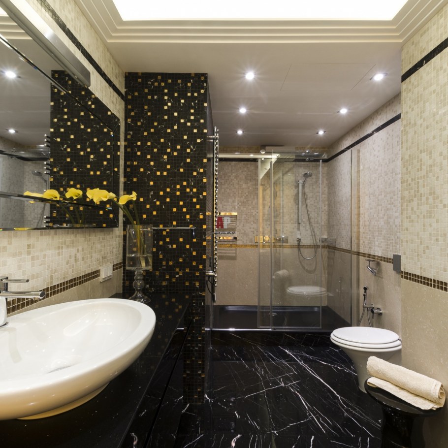 Ванна в стиле арт деко с душевой