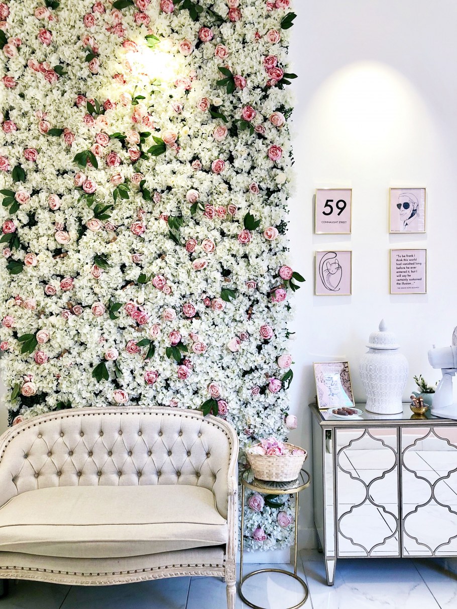 Стена с цветами