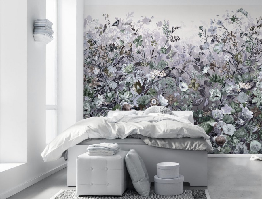 Цветочные фотообои в спальню