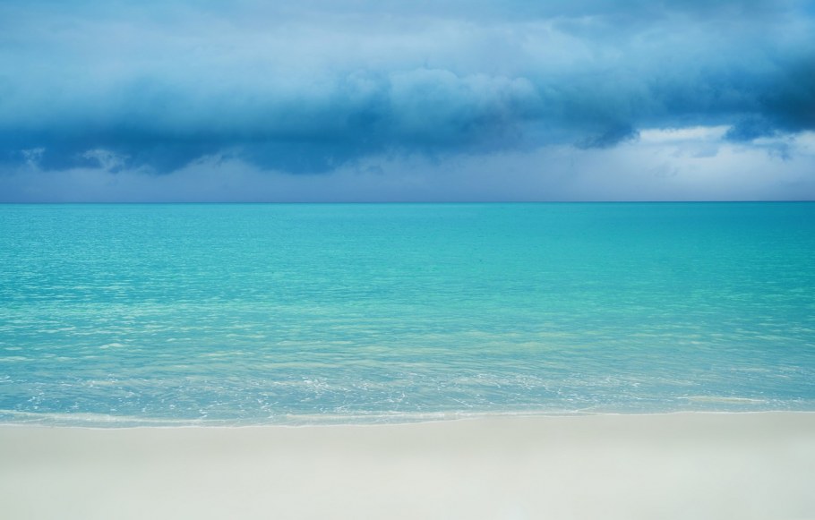 Бирюзовая картина в интерьере