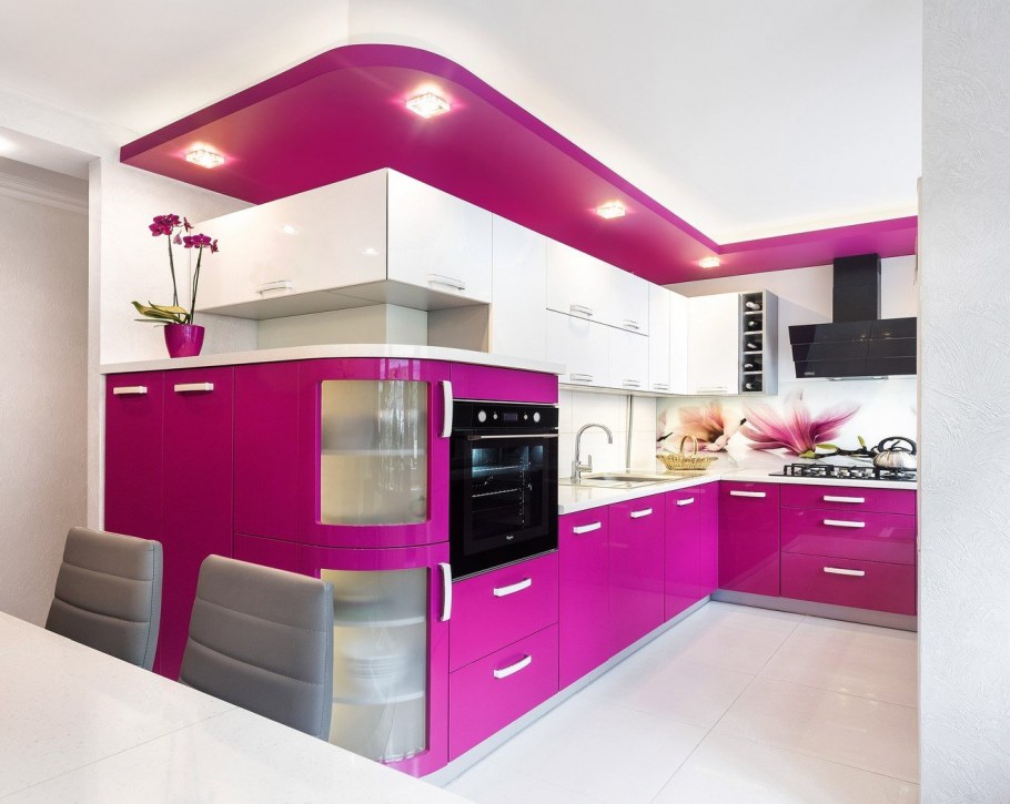 Кухонный гарнитур цвета фуксии