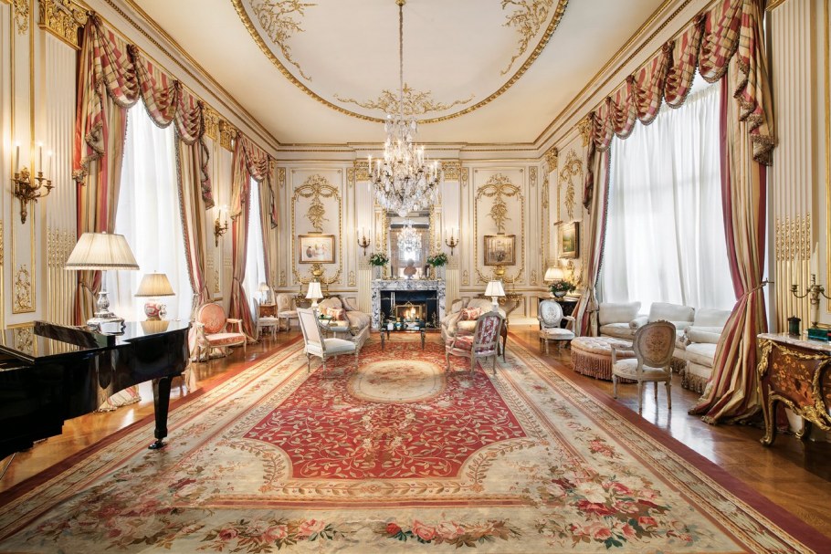 Роскошный особняк монарха