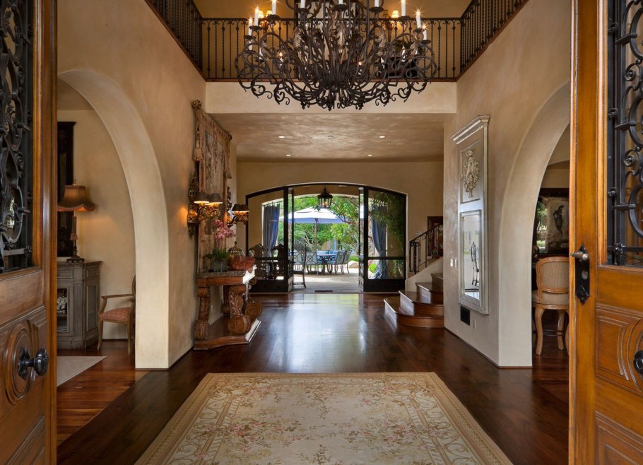 Лестница в классическом стиле