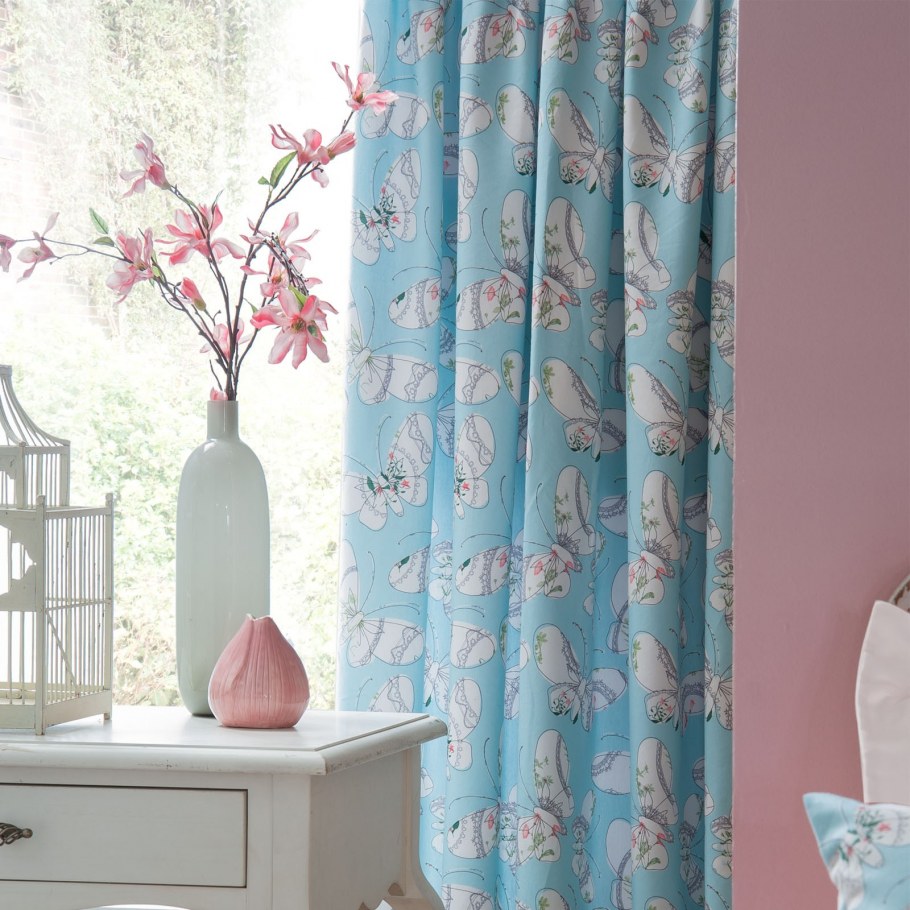 Розово голубые занавески