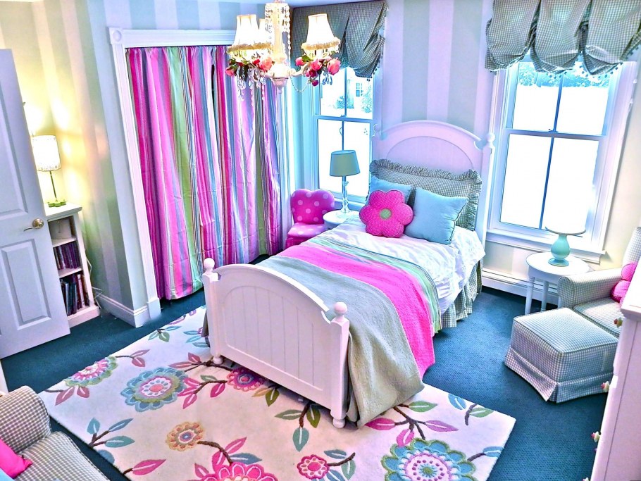 Розово голубая детская комната
