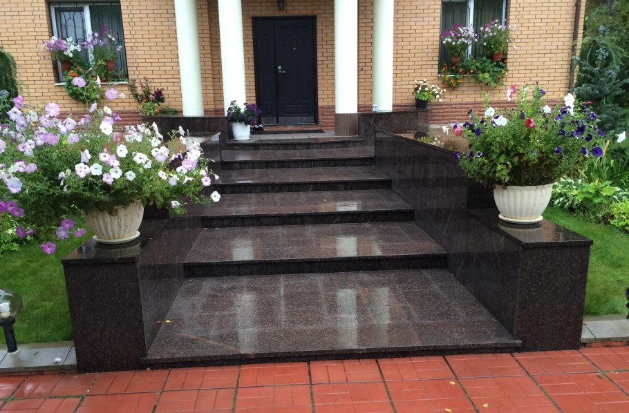 Крыльцо из гранита