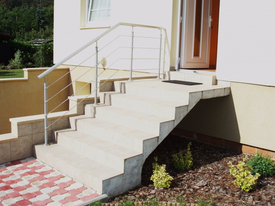 Монолитные ступени для крыльца