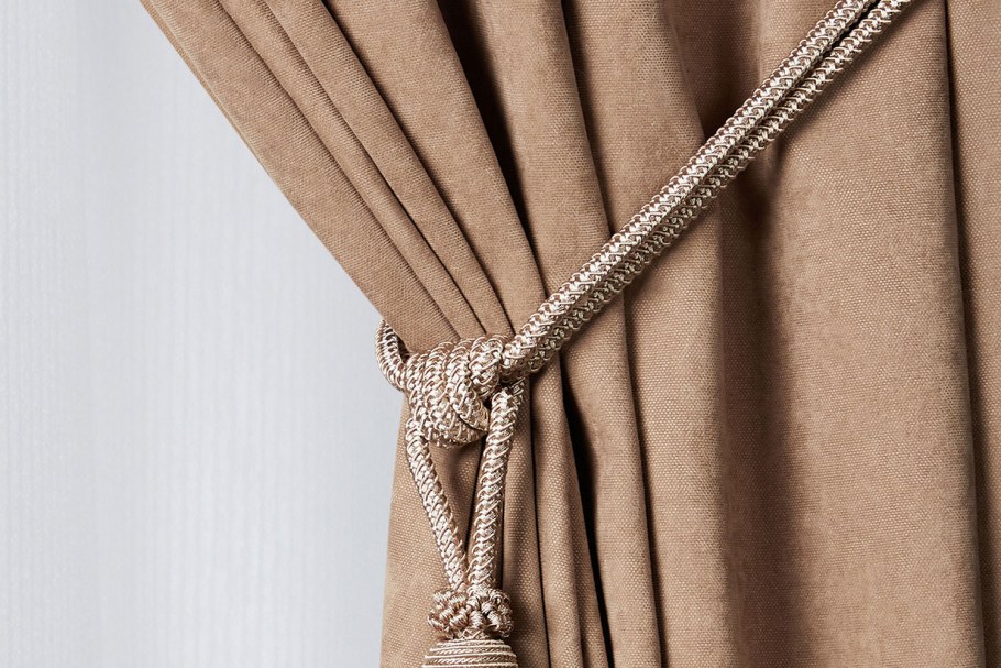 Портьеры с кисточками