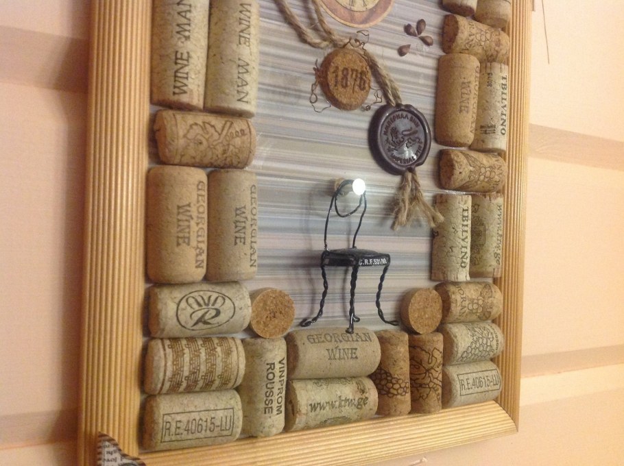 Декор из винных пробок