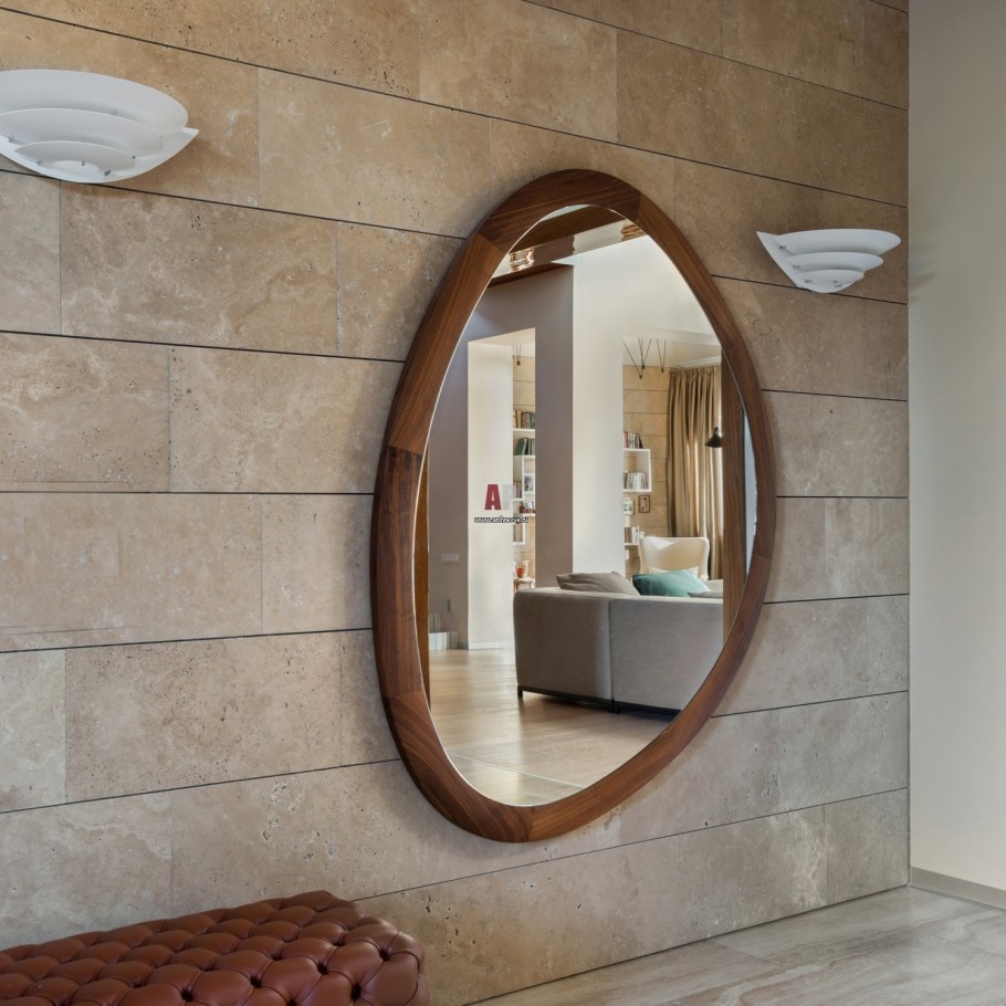 Зеркало в деревянной раме стиль эко