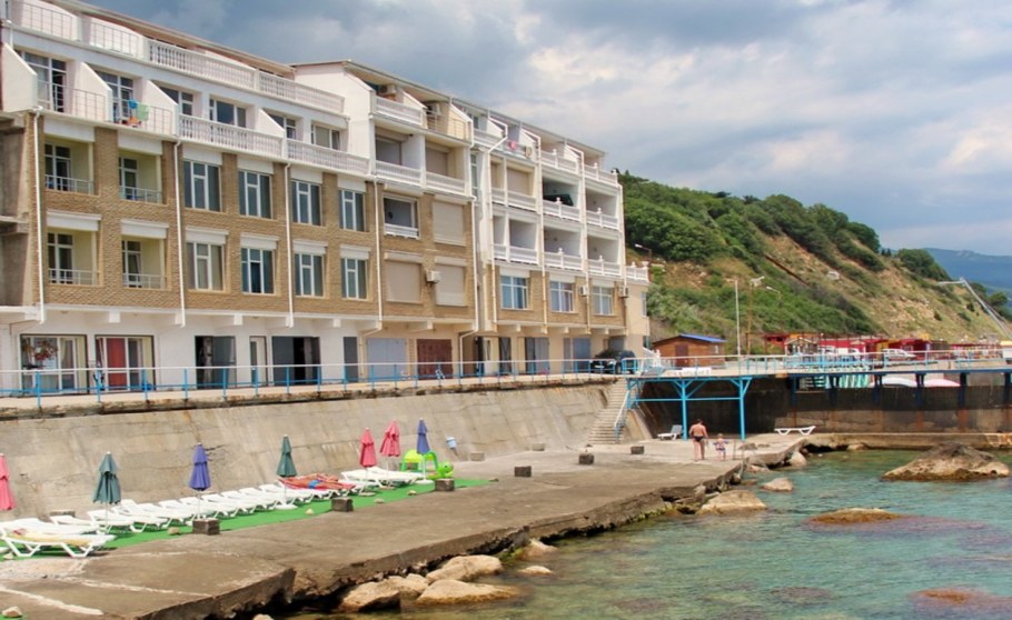 Эллинги Алупка Ленина 35