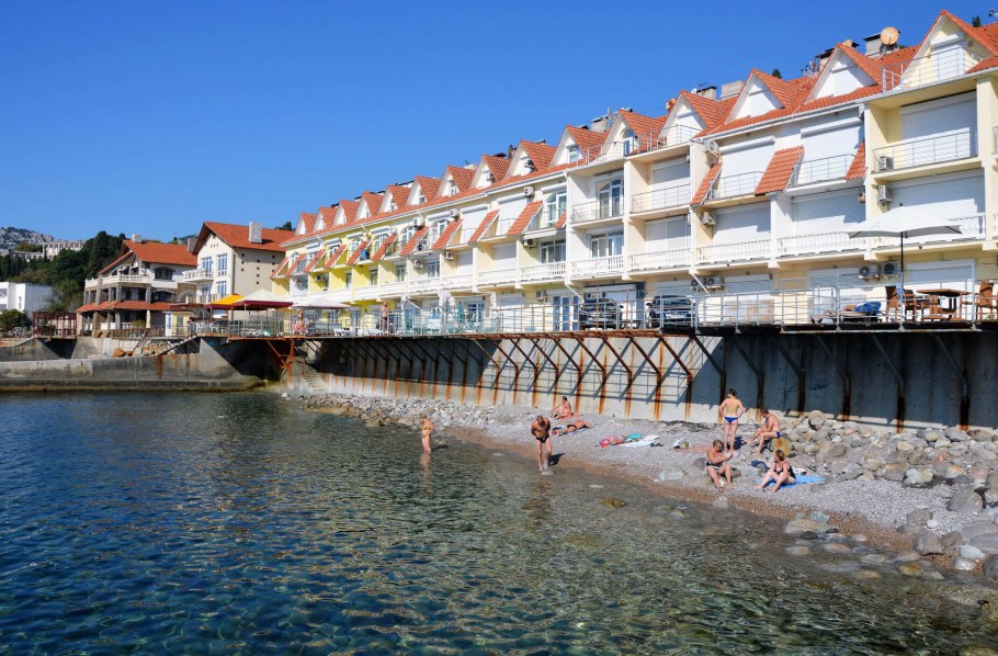 Алушта эллинги у моря