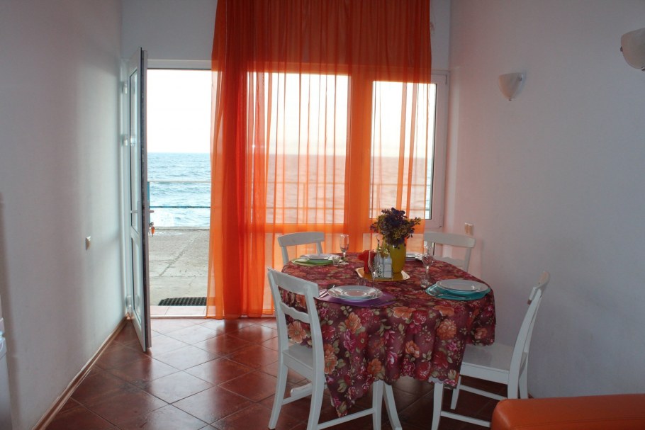 Скала лягушка Крым Алупка