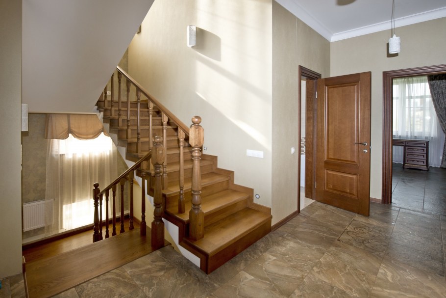 Отделка изнутри , частный дом