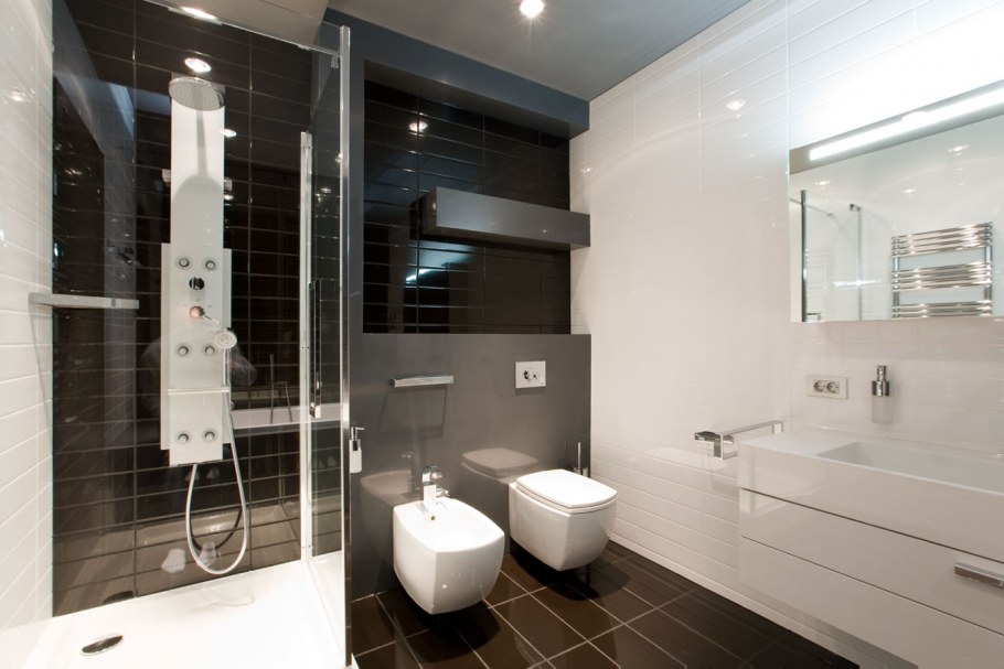 Ванна совмещенная с душевой хайтек