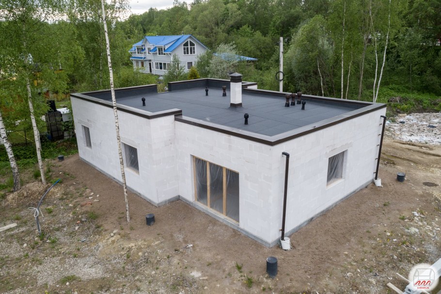 Дом с плоской крышей монолит 170 м