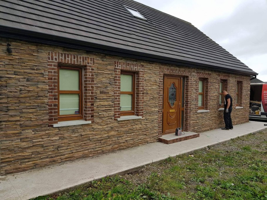 Отделка домов фасадными панелями