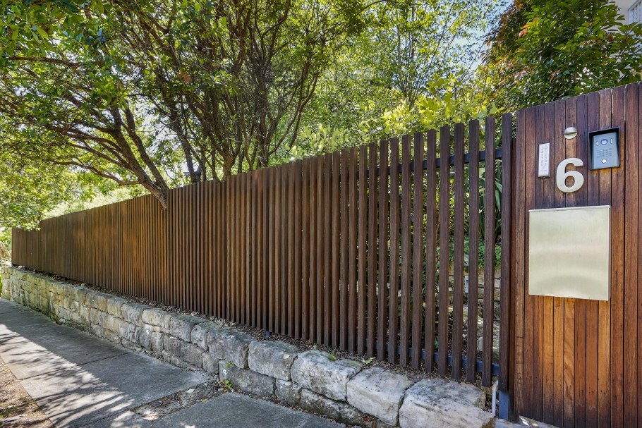 Деревянный забор в стиле лофт