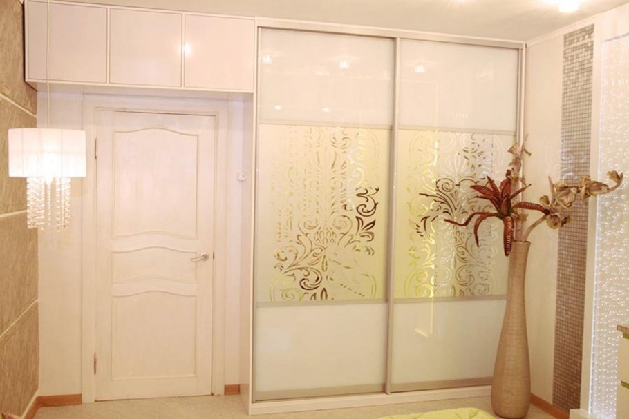 Шкаф купе с антресолью в спальню