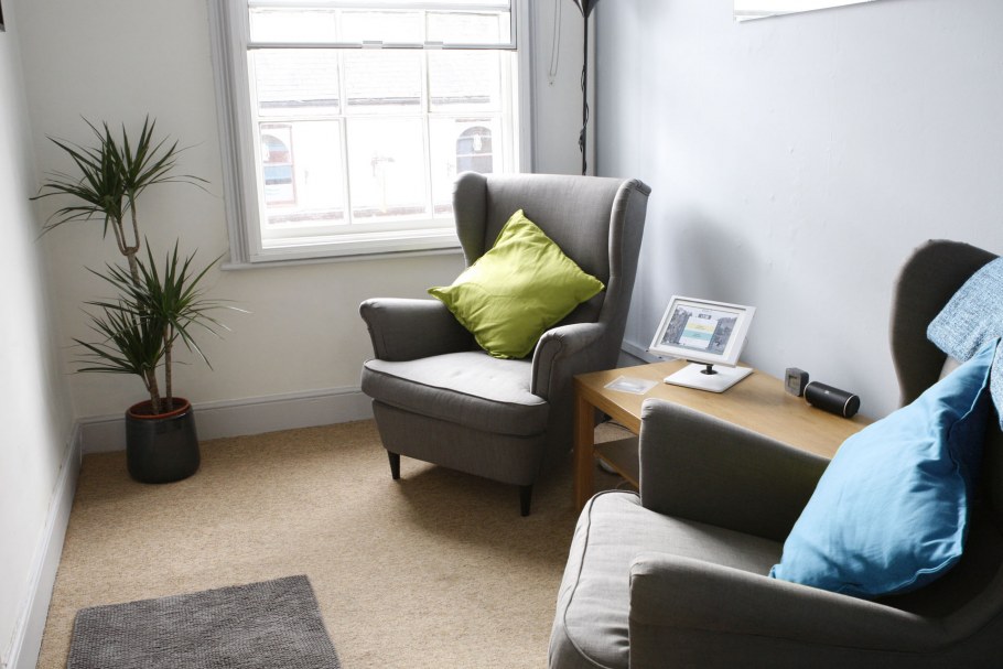 Кабинет психолога серый