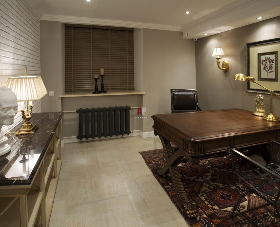 Стена кабинета в доме