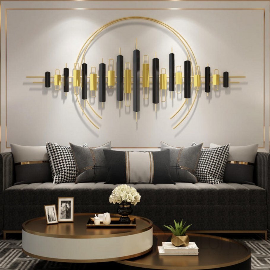 Декоративные зеркала над диваном