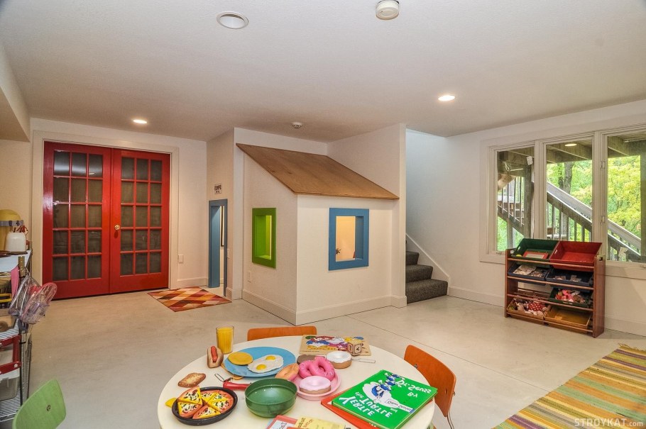 Игровой уголок в гостиной