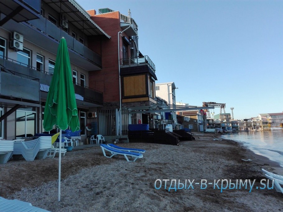 Эллинги в Крыму на берегу моря 2020 песчаный пляж