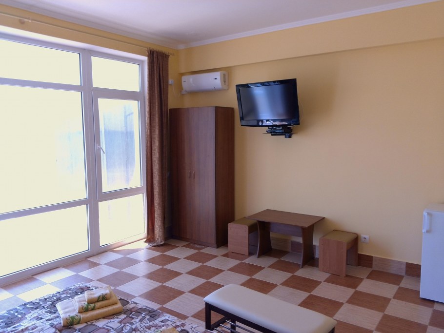 Эллинг Феодосия Черноморская набережная