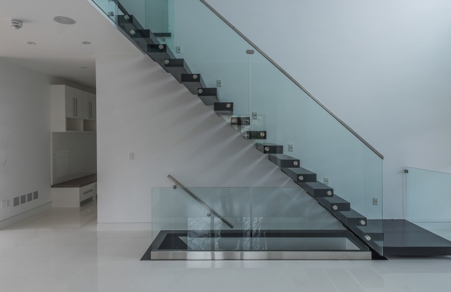 Стеклянные ограждения для лестницы