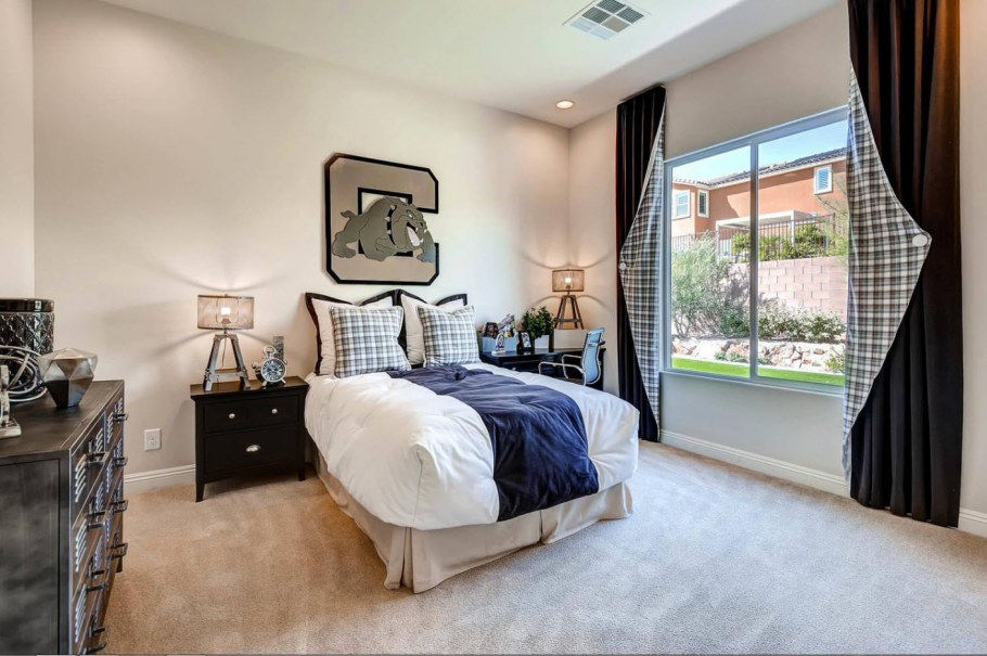 Шторы в комнату подростка 17 лет