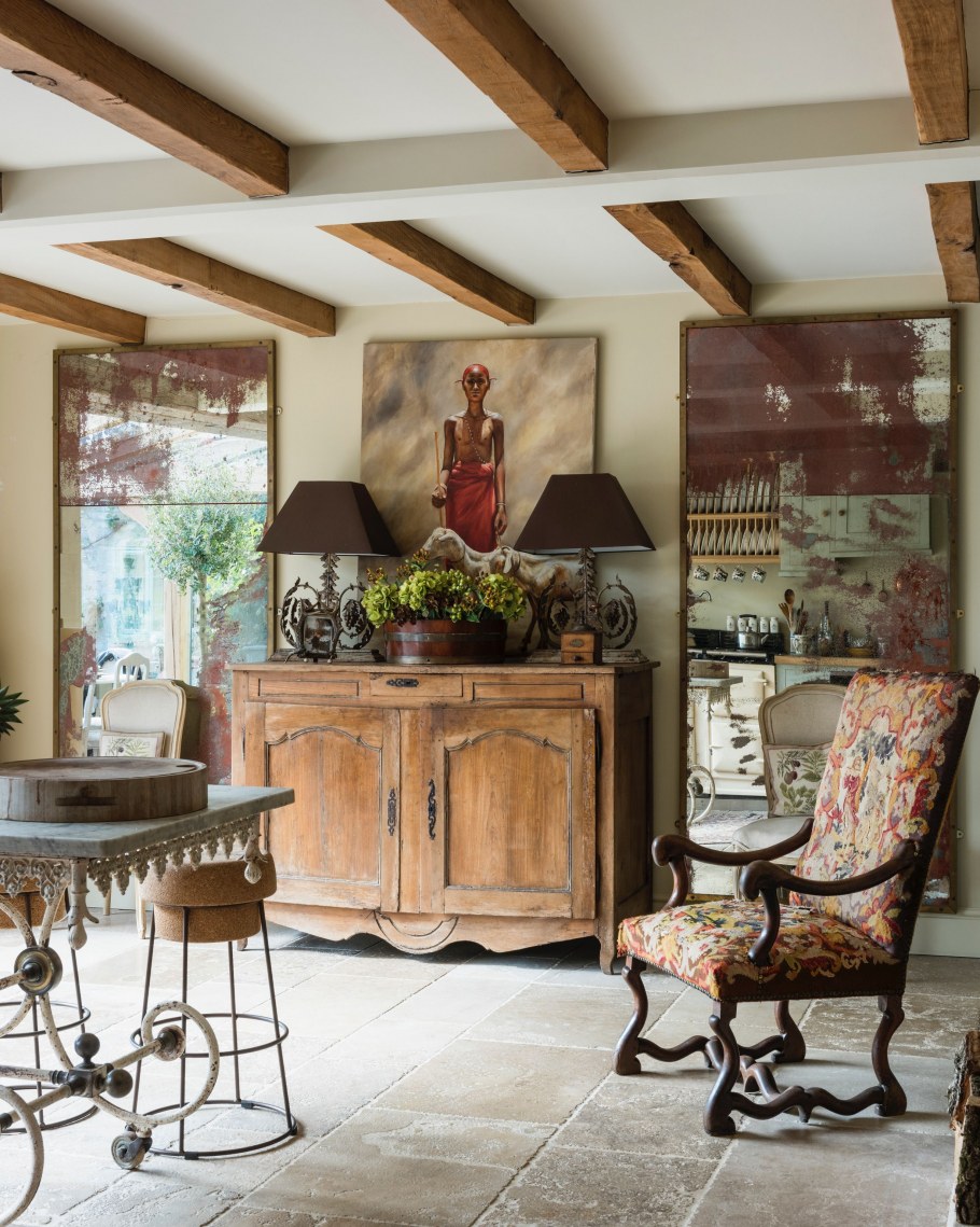 Интерьер с балками