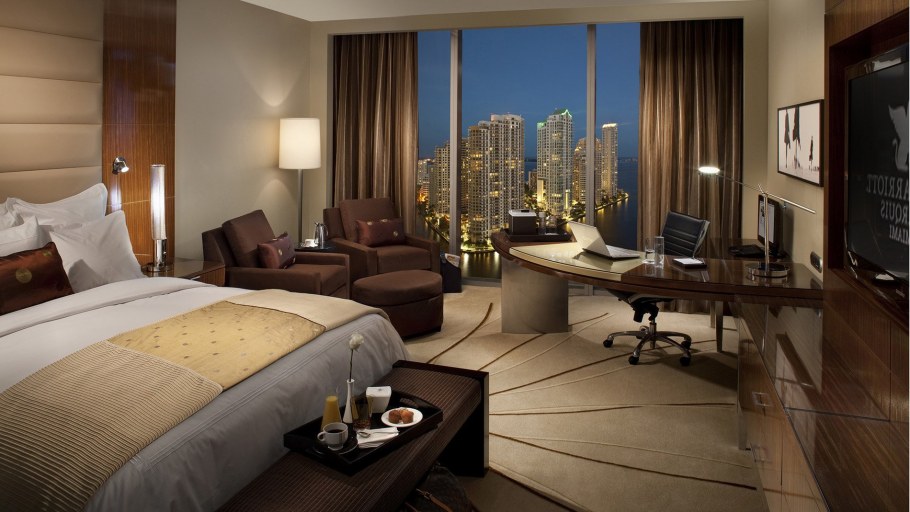 Интерьер отеля 5 звезд Мариот