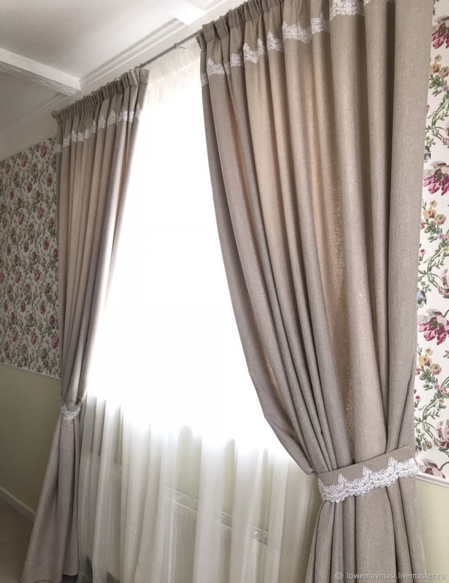 Горчичные шторы