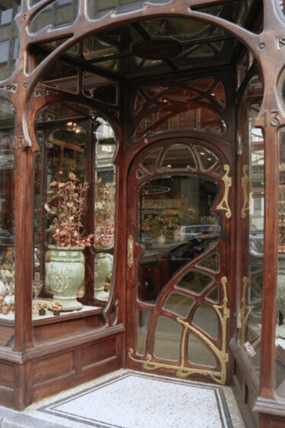 Модерн ар нуво архитектура удар бича