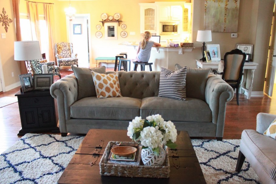 Диван Честерфилд в современном интерьере