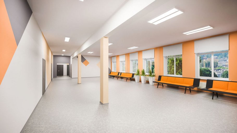 Покраска стен в школе