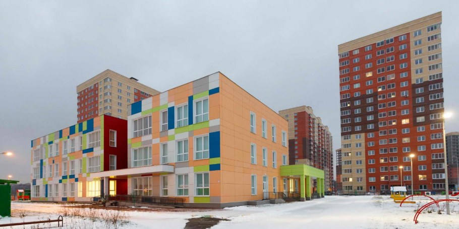 Покраска стен в школе