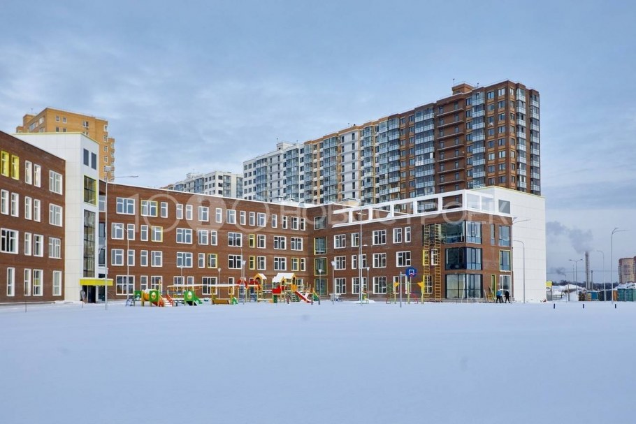 Интерьер школьного коридора