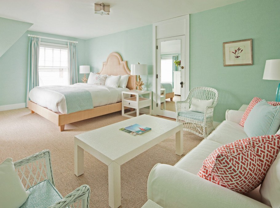 Комната в мятно бежевых тонах