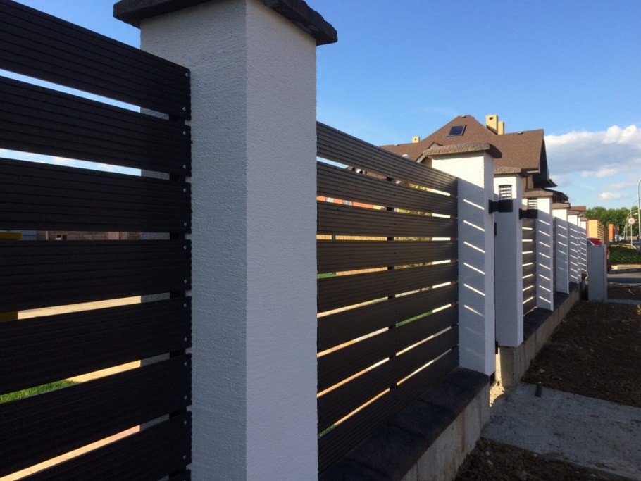 Забор из ДПК горизонтальный с зазором