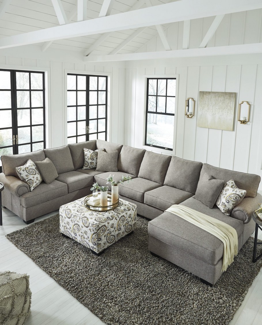 П-образный диван в интерьере