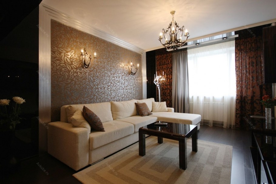 Комбинирование обоев в гостиной