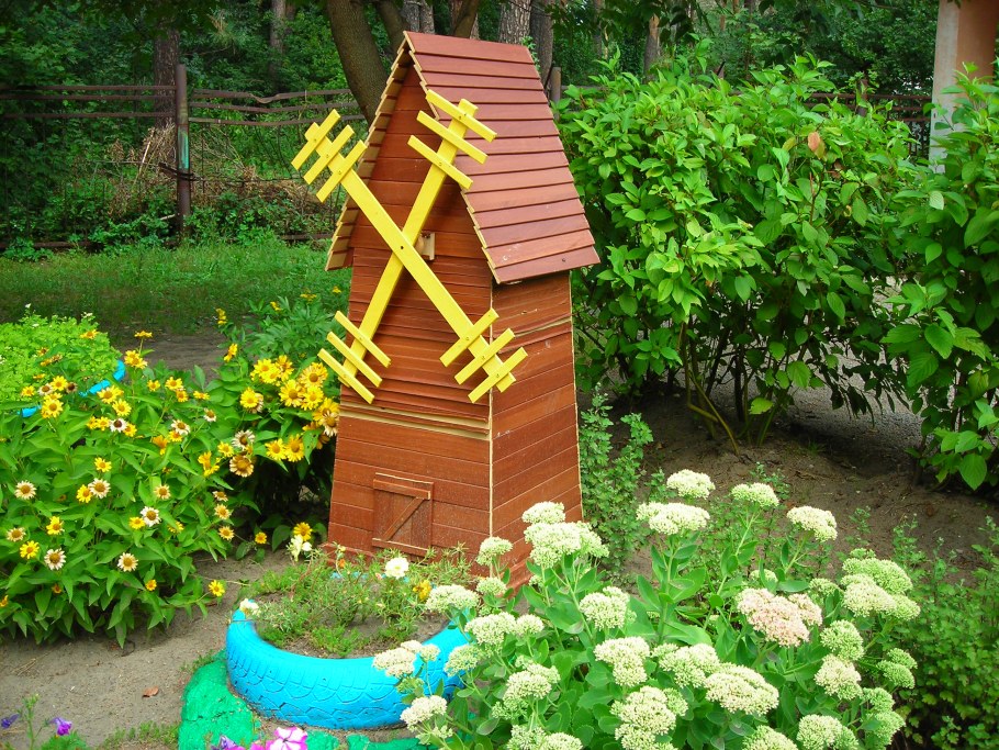 Украшение территории летом